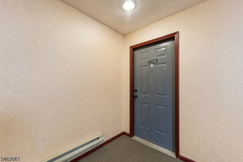 1403 Stoneridge Cir Property Photo 3