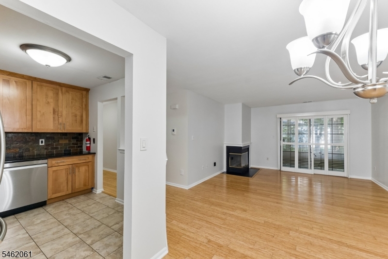 1403 Stoneridge Cir Property Photo 5