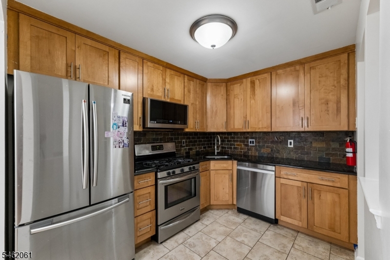 1403 Stoneridge Cir Property Photo 9