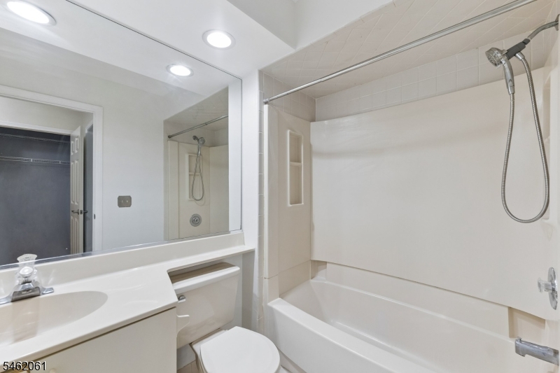 1403 Stoneridge Cir Property Photo 19
