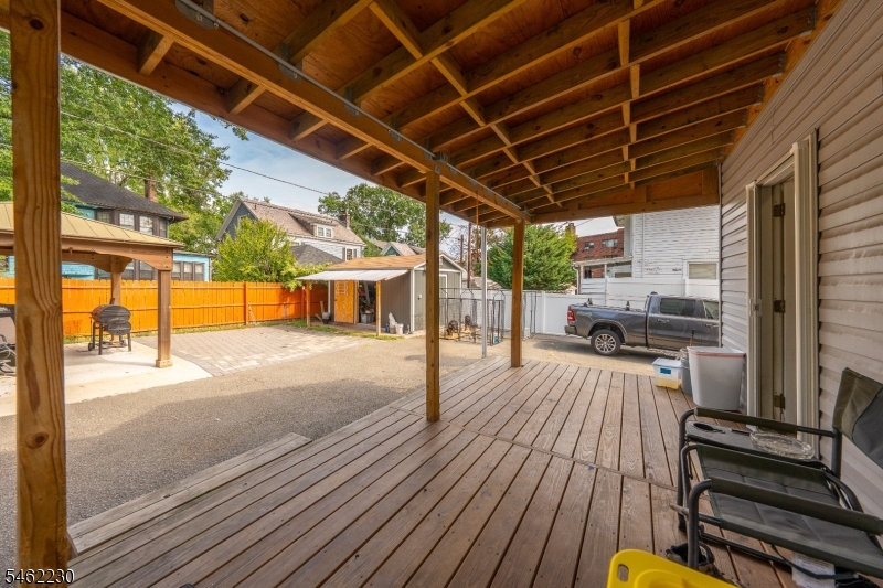 17 Porter Ave Property Photo 25