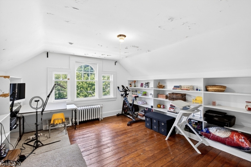 1326 Chetwynd Ave Property Photo 19