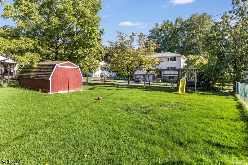 51 Ringwood Ave Property Photo 3