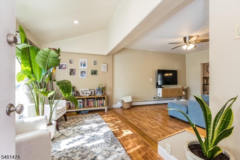 51 Ringwood Ave Property Photo 6
