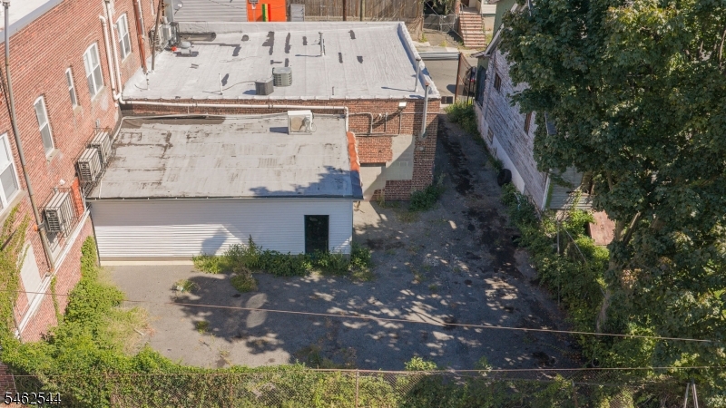 122 Myrtle Ave Property Photo 2