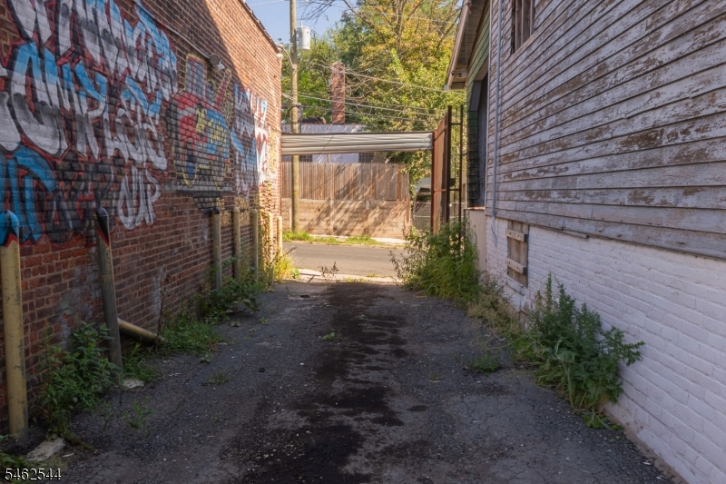 122 Myrtle Ave Property Photo 6
