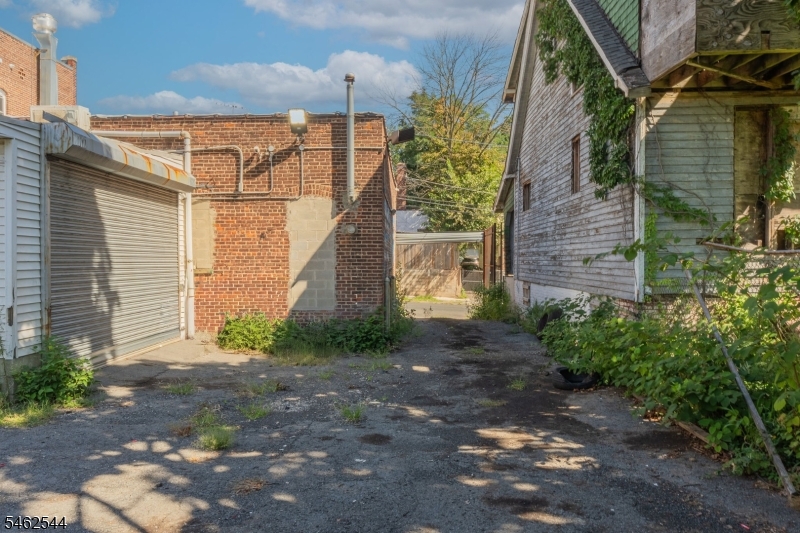 122 Myrtle Ave Property Photo 11