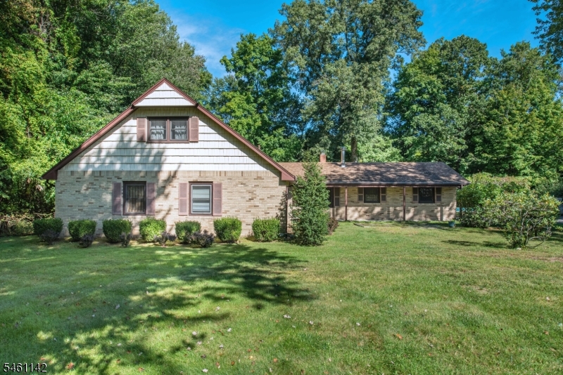 492 Blue Hill Ter Property Photo 1