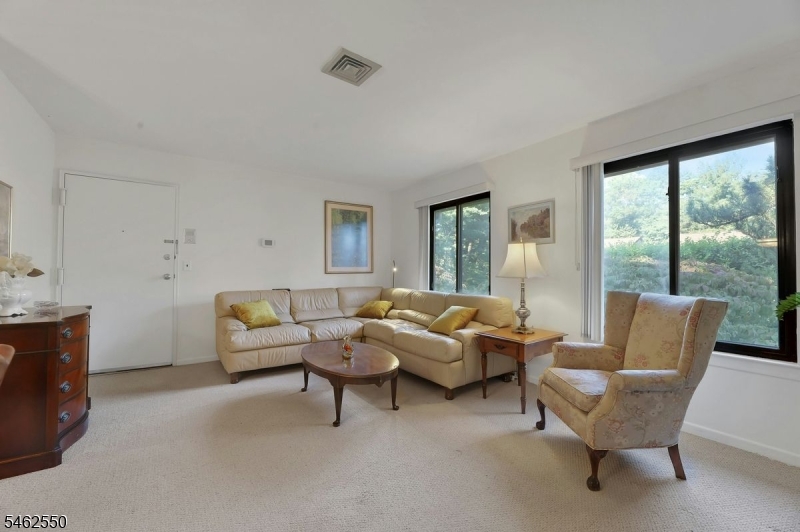 50 Rock Rd B10 Property Photo 8