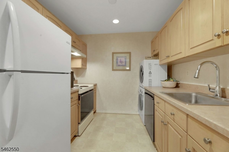 50 Rock Rd B10 Property Photo 11