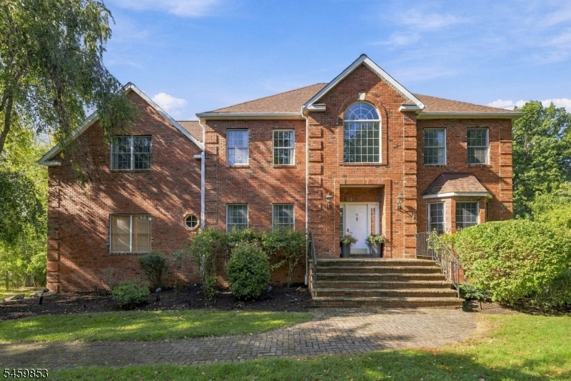 20 Crestview Ln Property Photo 1