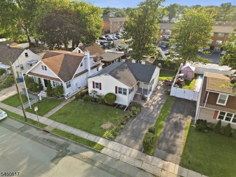160 Bridge St Property Photo 18