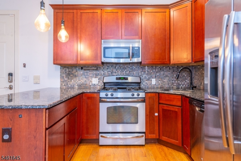 186 Walnut St 110 Property Photo 2