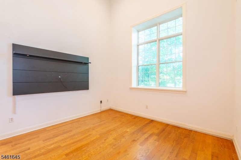 186 Walnut St 110 Property Photo 12