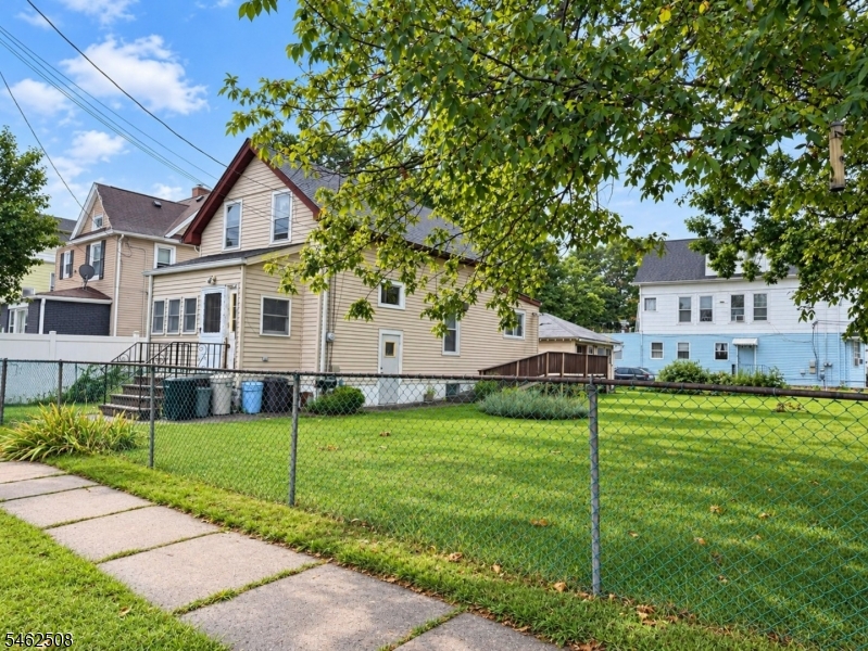 241 Pennsylvania Ave Property Photo 1