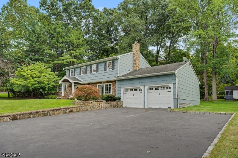 6 Peppermill Ct Property Photo 2
