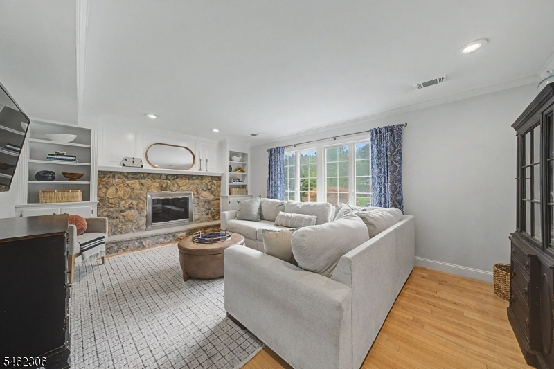 6 Peppermill Ct Property Photo 9