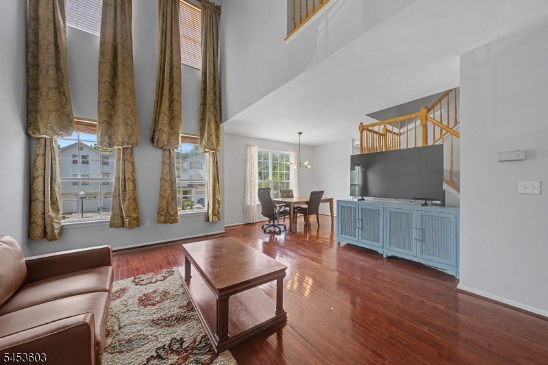 7 Caroline Foster Ct Property Photo 4