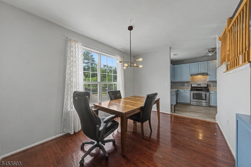 7 Caroline Foster Ct Property Photo 11