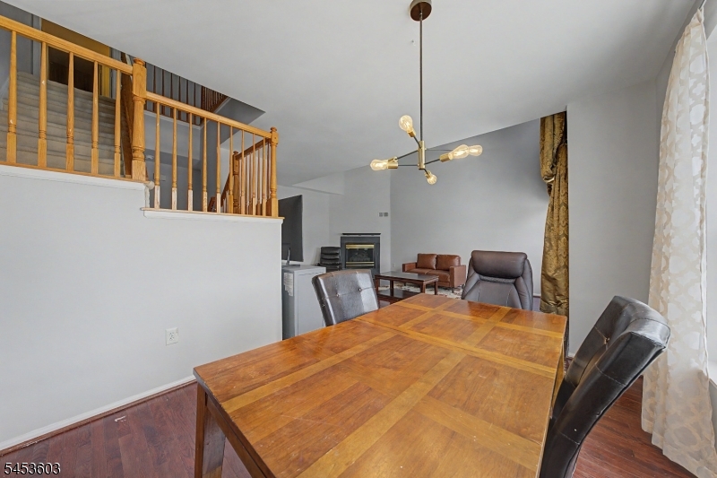 7 Caroline Foster Ct Property Photo 14