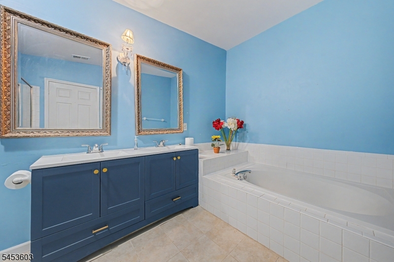7 Caroline Foster Ct Property Photo 30