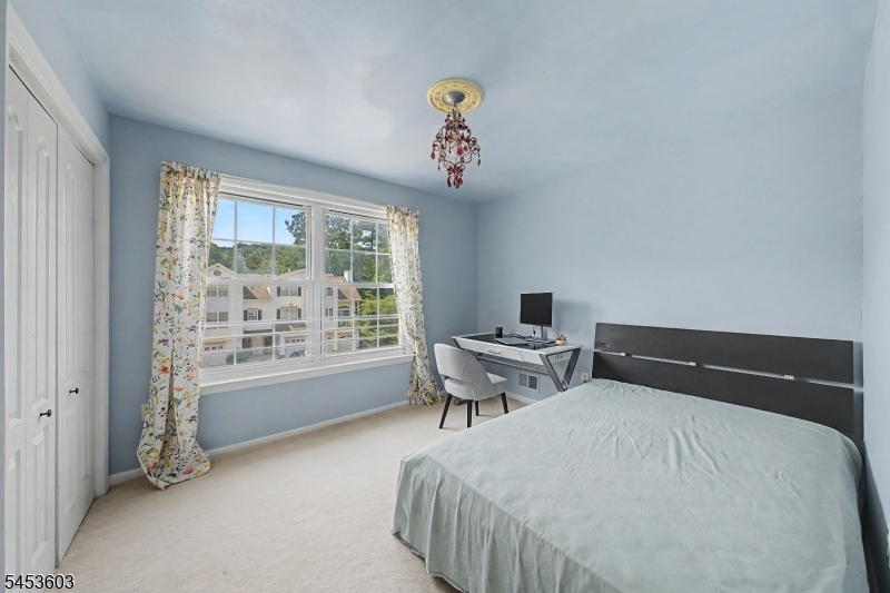 7 Caroline Foster Ct Property Photo 32