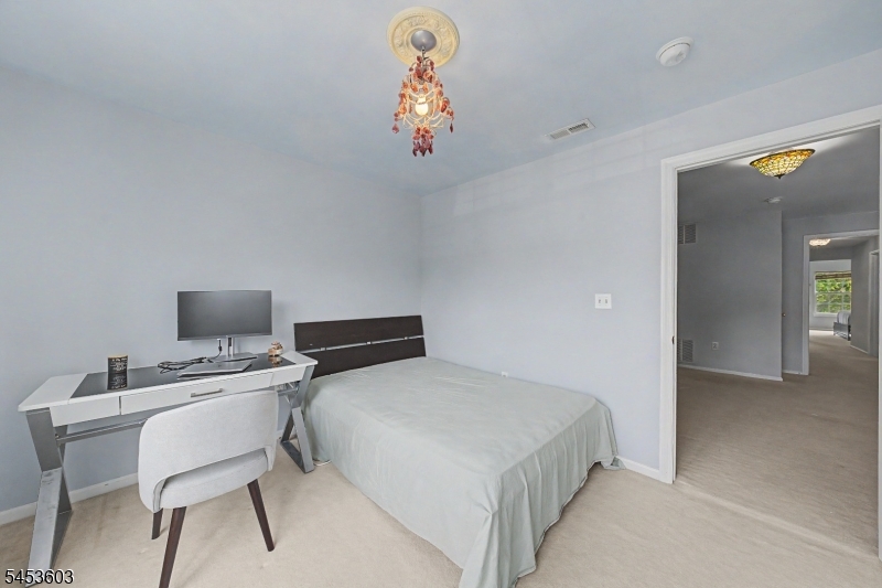 7 Caroline Foster Ct Property Photo 33