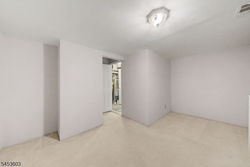 7 Caroline Foster Ct Property Photo 37