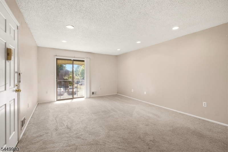 61 Taylor Dr Property Photo 10