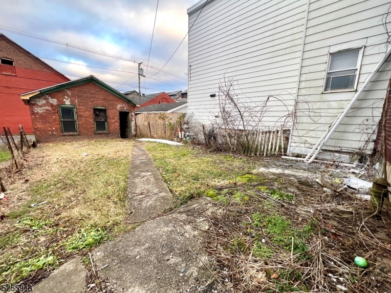 507 S Main St Property Photo 25