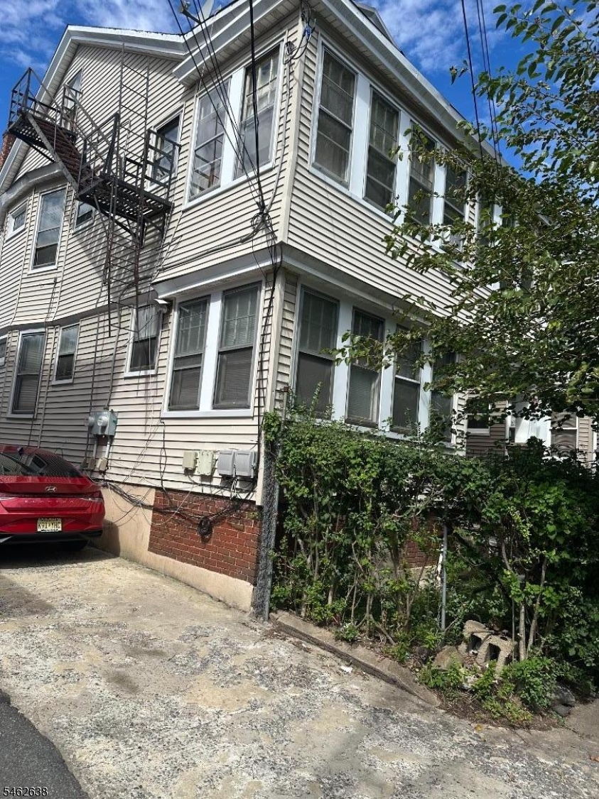 163 Brookside Ave 1 Property Photo 3
