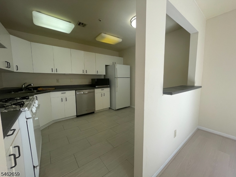 105 Village Dr Property Photo 5