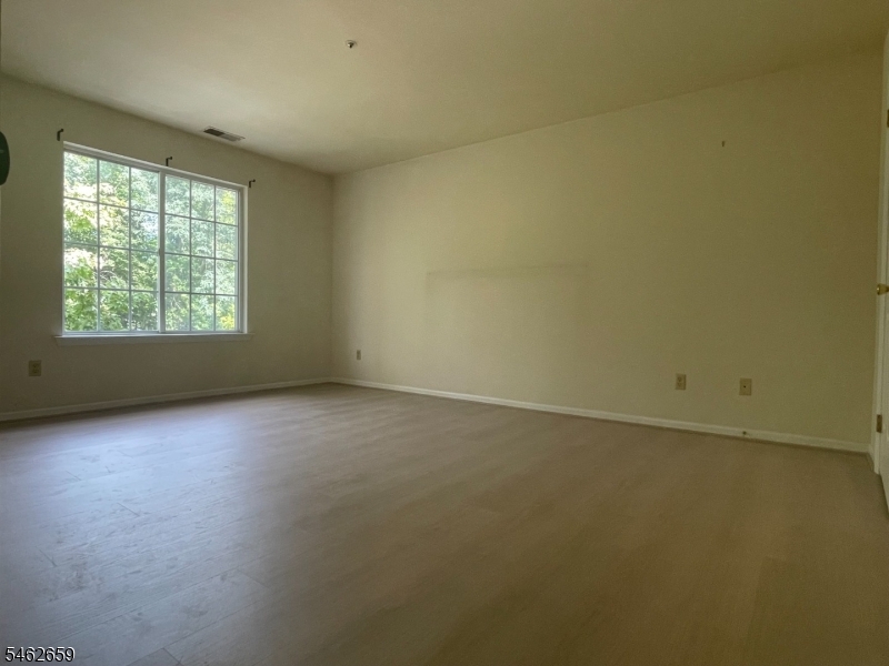 105 Village Dr Property Photo 6