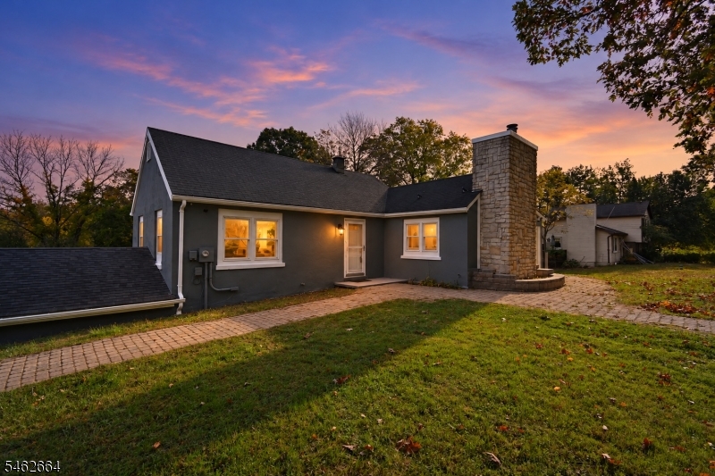2 Melba Dr Property Photo 1
