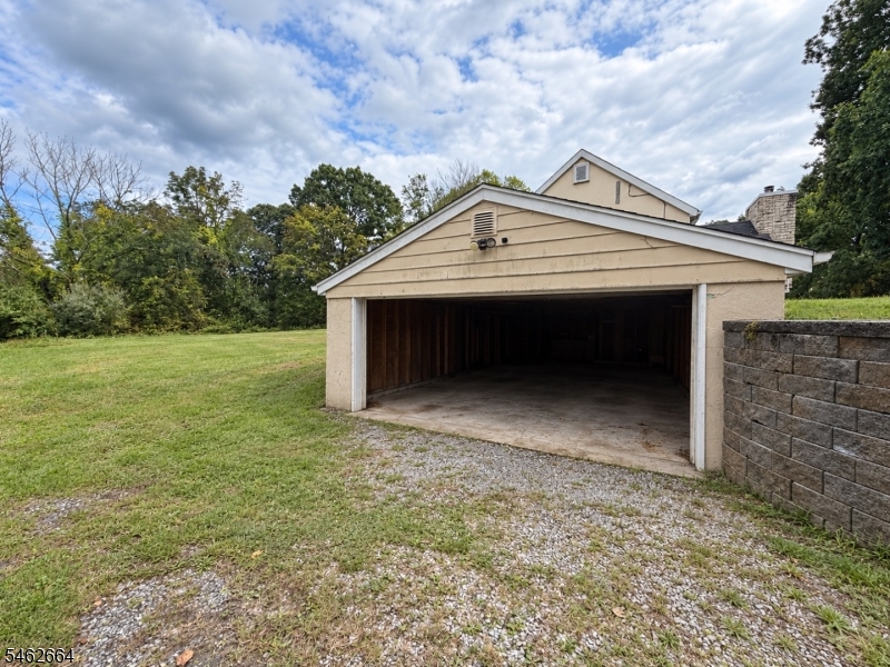 2 Melba Dr Property Photo 2