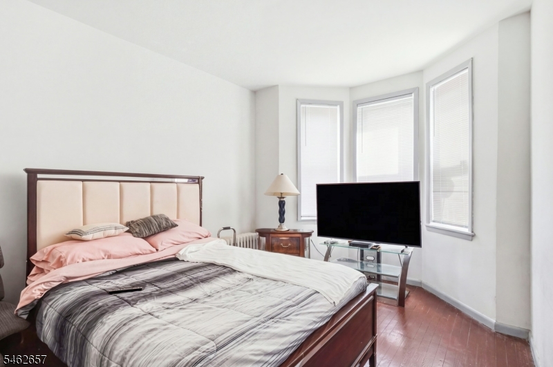 43 Webster Ave Property Photo 5