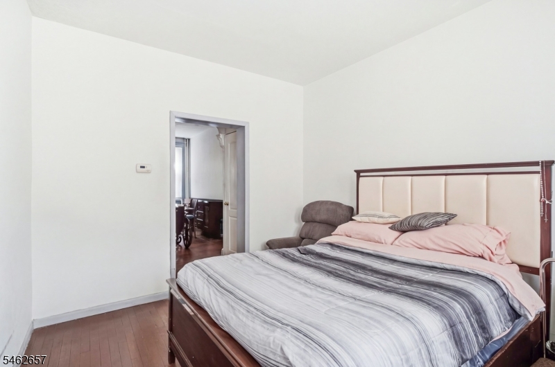 43 Webster Ave Property Photo 6
