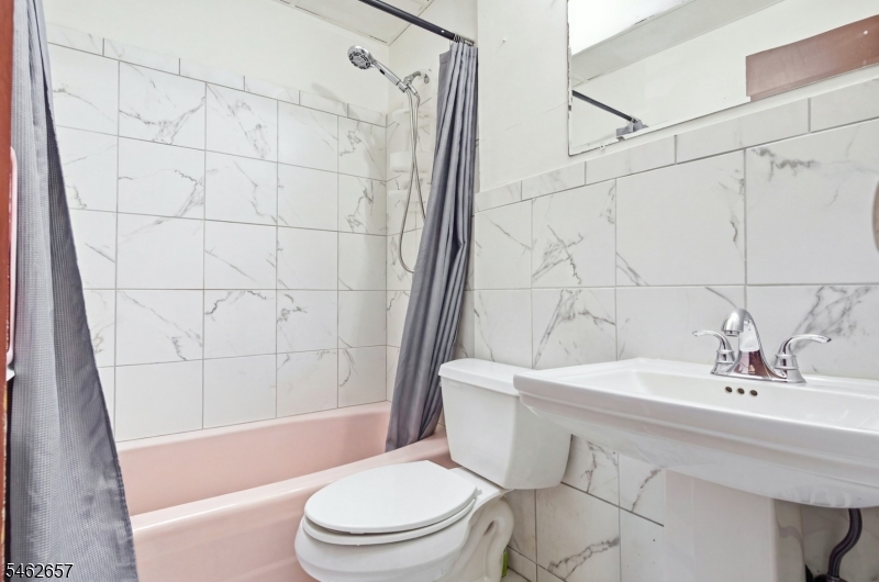43 Webster Ave Property Photo 8