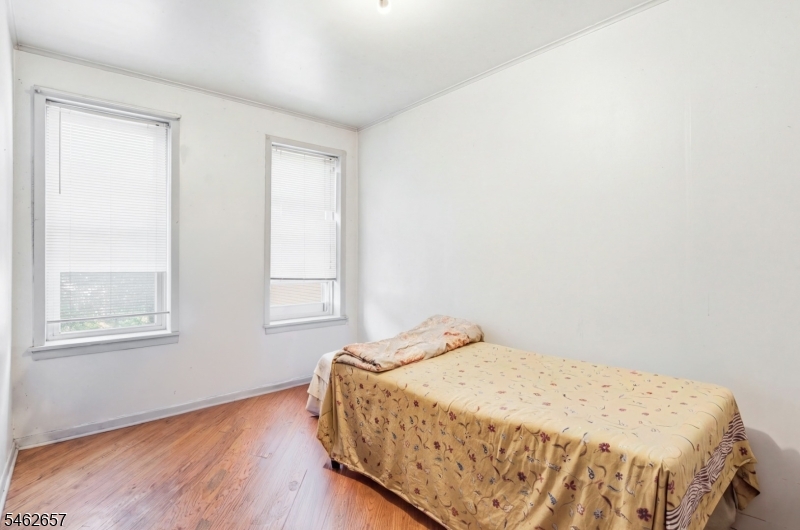 43 Webster Ave Property Photo 9