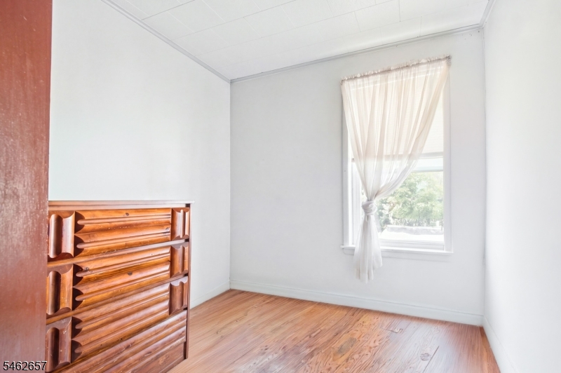 43 Webster Ave Property Photo 10