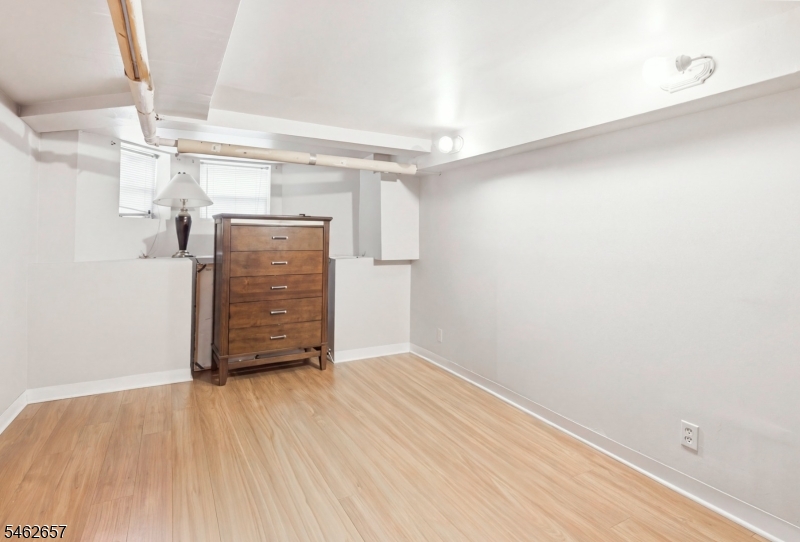 43 Webster Ave Property Photo 12