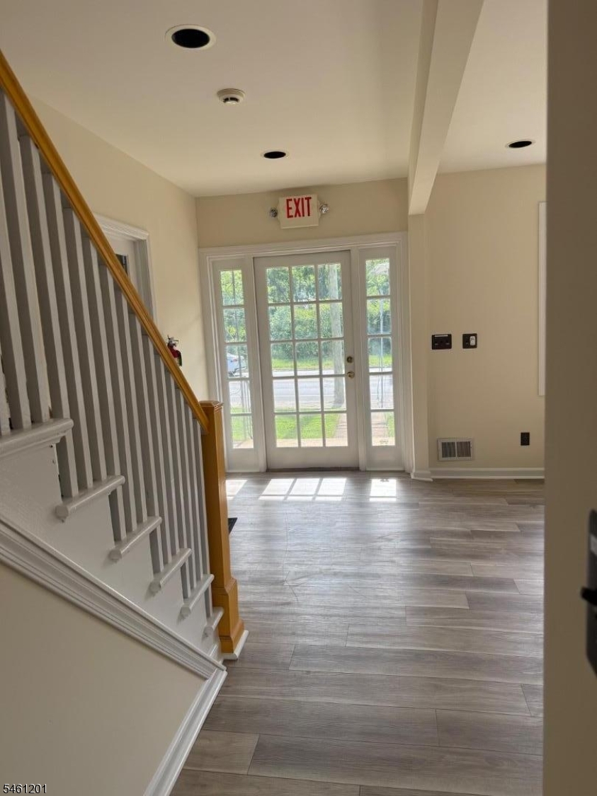 211 Park Ave Property Photo 4
