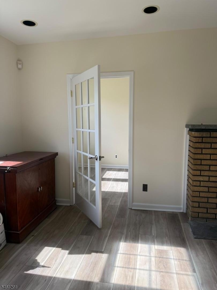 211 Park Ave Property Photo 12