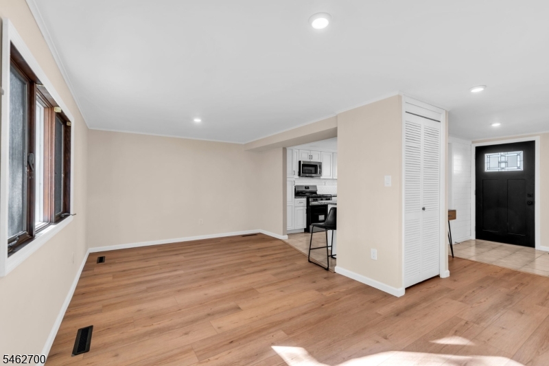 102 Avonridge Rd Property Photo 3