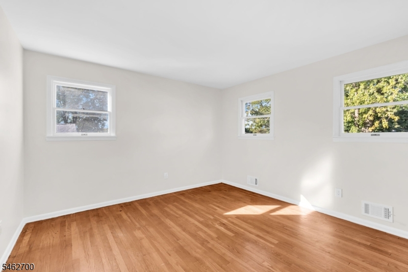 102 Avonridge Rd Property Photo 15