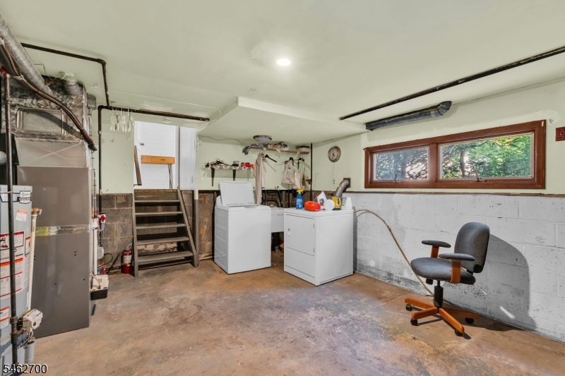 102 Avonridge Rd Property Photo 21