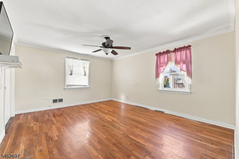 18 Memphis Ave Property Photo 9