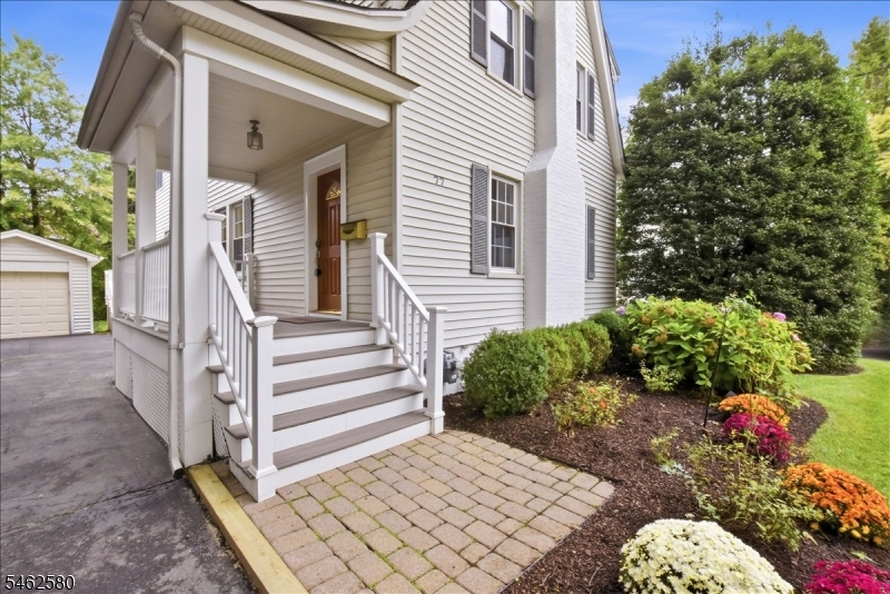 77 Meadowbrook Rd Property Photo 2