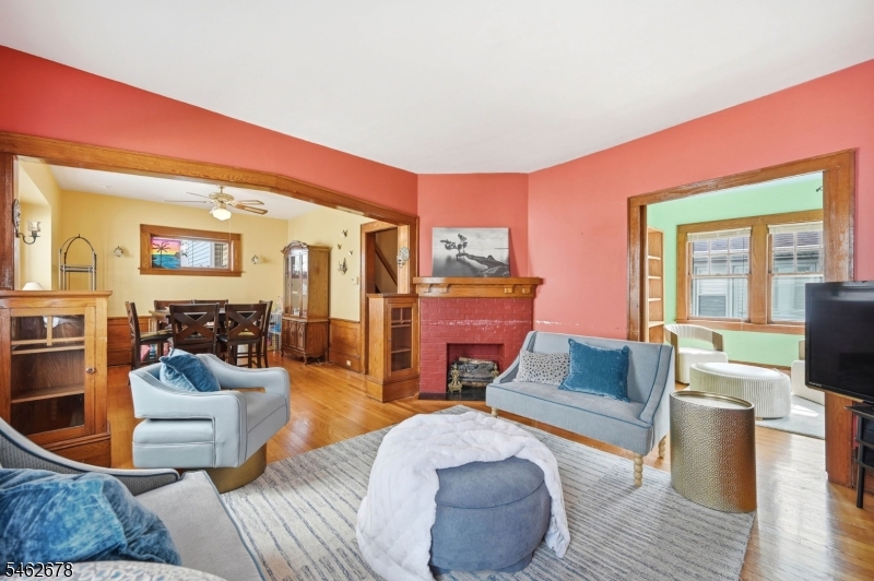 66 Rowland Ave Property Photo 8
