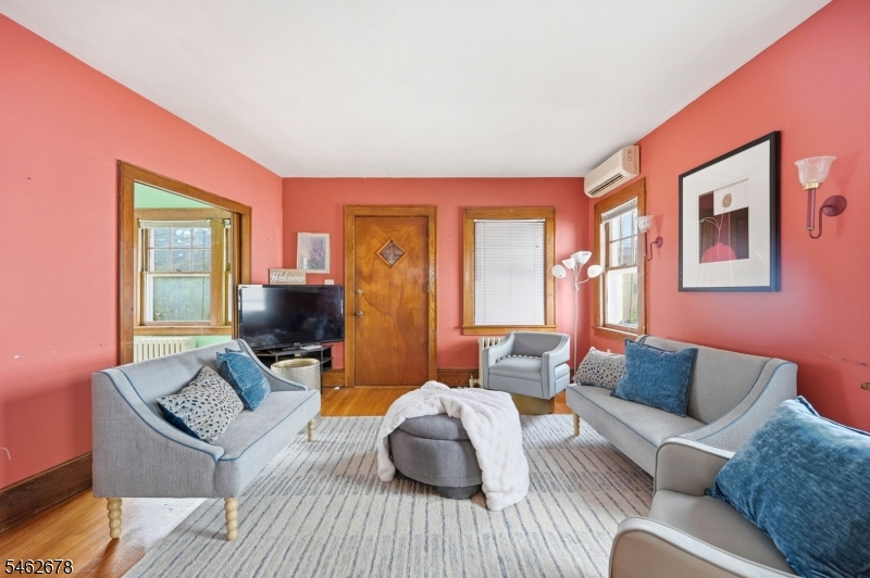 66 Rowland Ave Property Photo 9